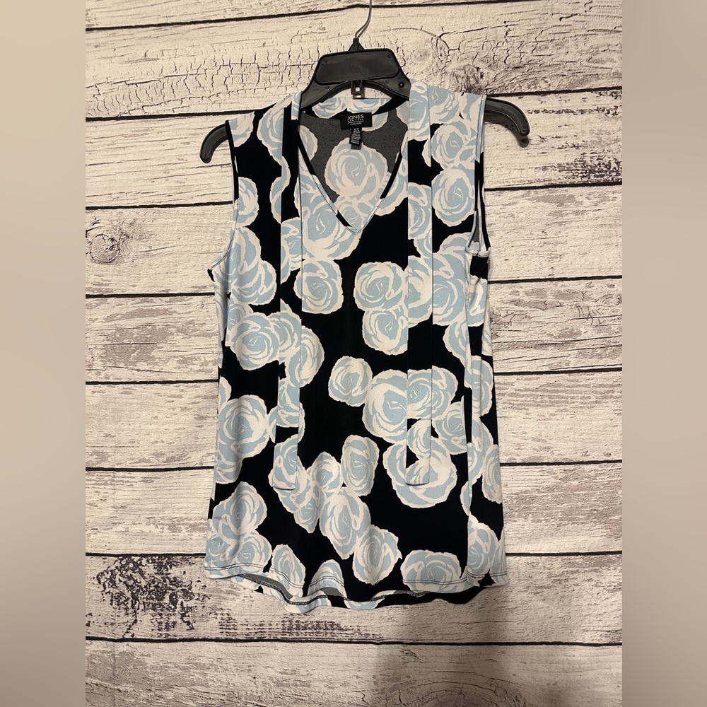 Jones New York Signature Floral Sleeveless Blouse Size M Blue Black V-Neck